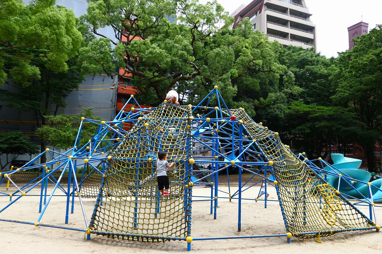 愛知県名古屋市の子供の遊び場 白川公園